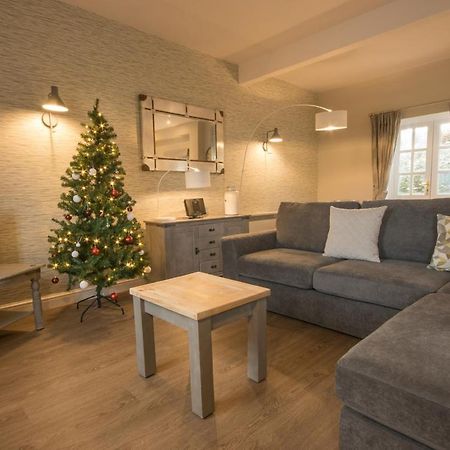 Eyam Cottage - Darwin Lake Holiday Village マトロック エクステリア 写真