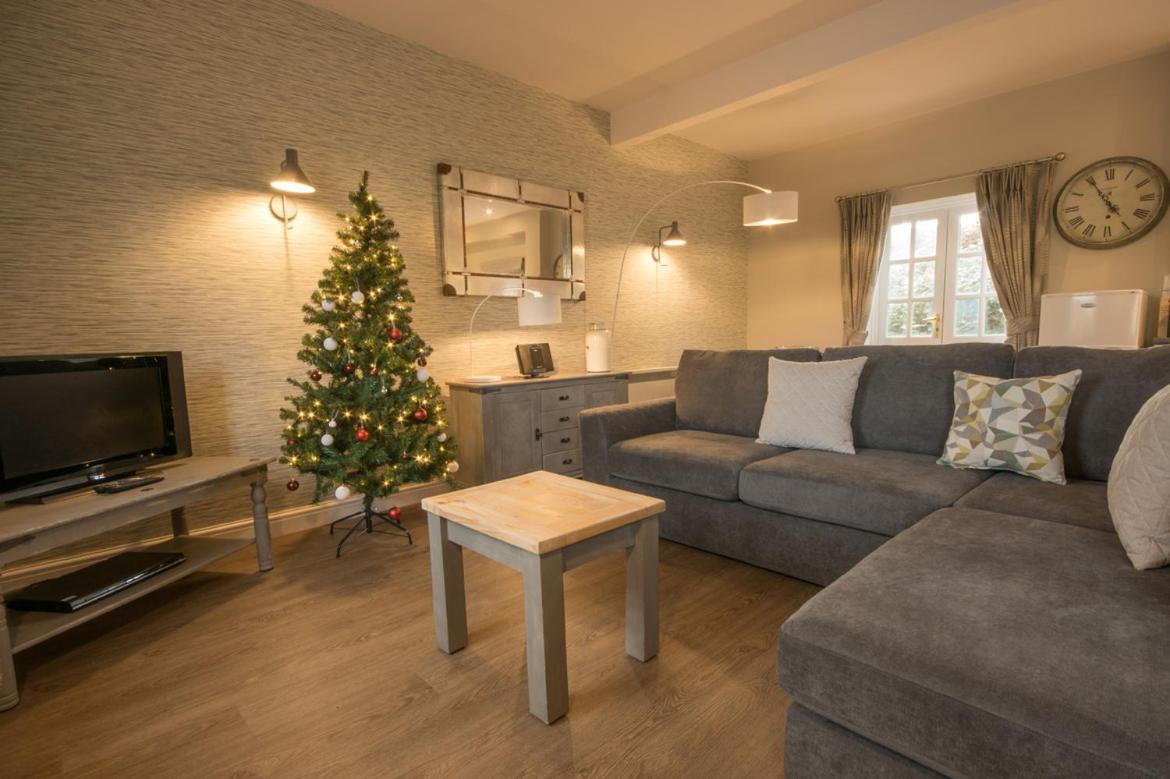 Eyam Cottage - Darwin Lake Holiday Village マトロック エクステリア 写真